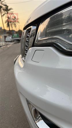 جیپ گراند شیرۆکی